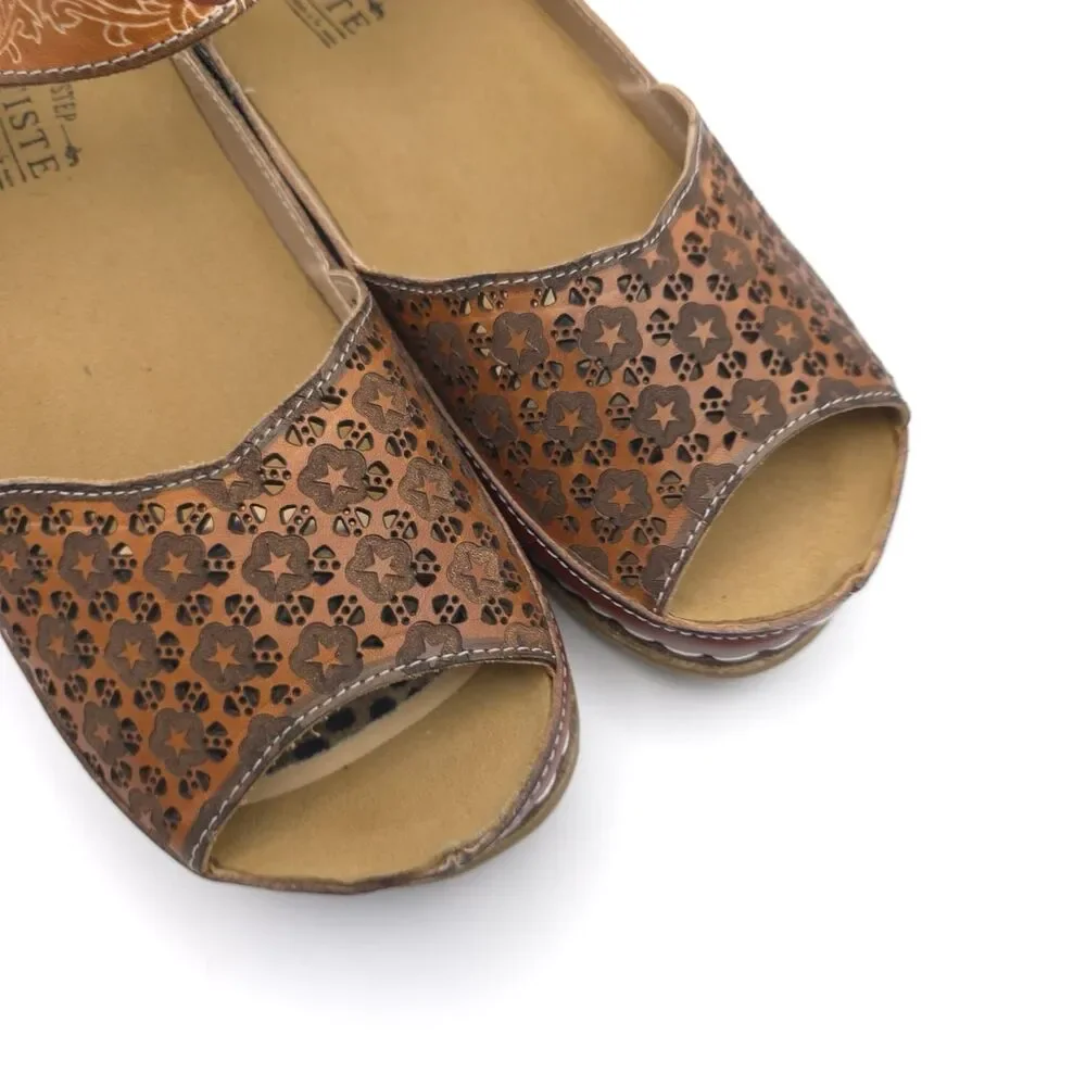 L'Artiste Spring Step Cuteness LEATHER Wedge‎ Sandals DELPHIA 41 Embossed Floral